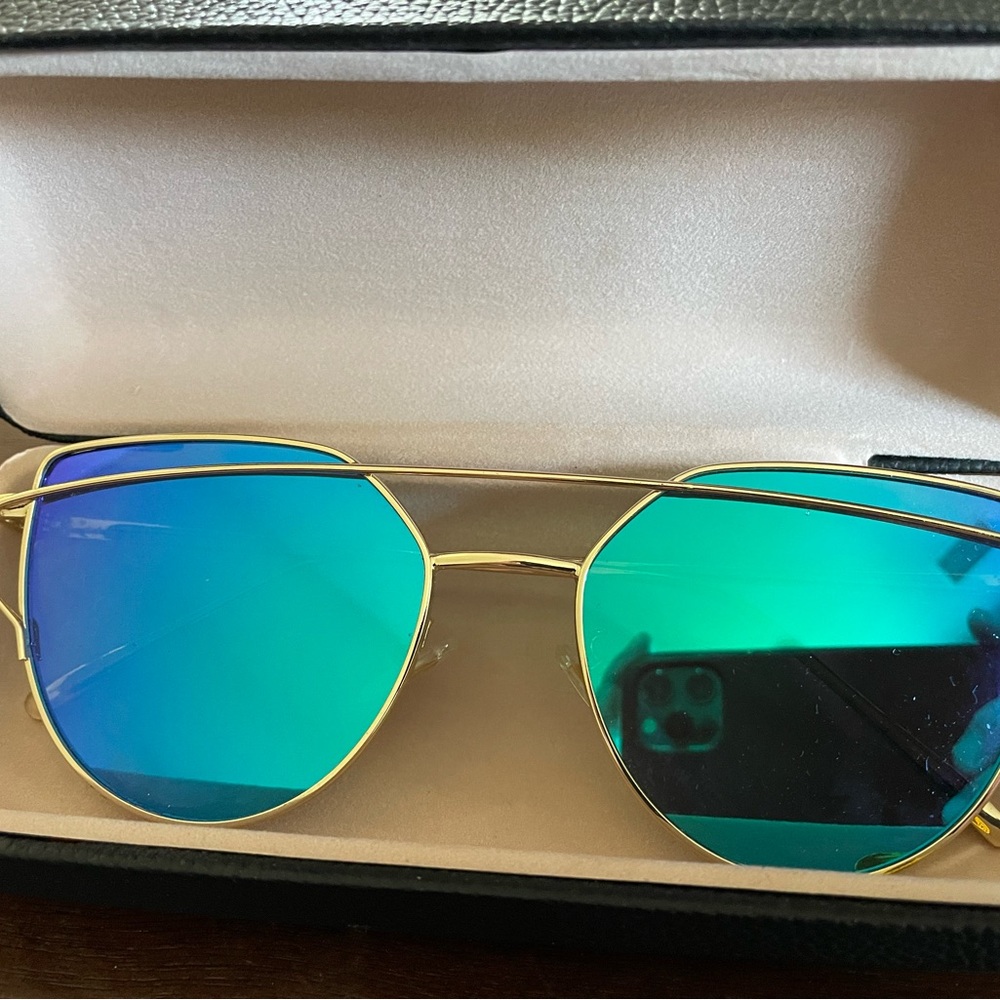 SOJOS Cat Eye Sunglasses for Women Fashion Designer Style Mirrored Lenses SJ1001